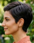 Peinado liso y corto para la primavera