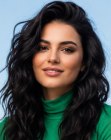 Cabello largo y ondulado para la primavera