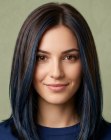 Cabello castaño con toques de color azul