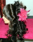 Peinado vintage con rulos estilo pin-up