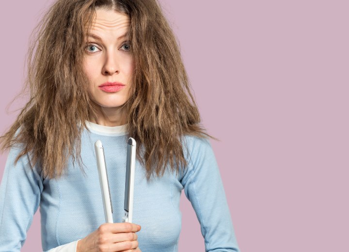 Cabello quemado con una planchita