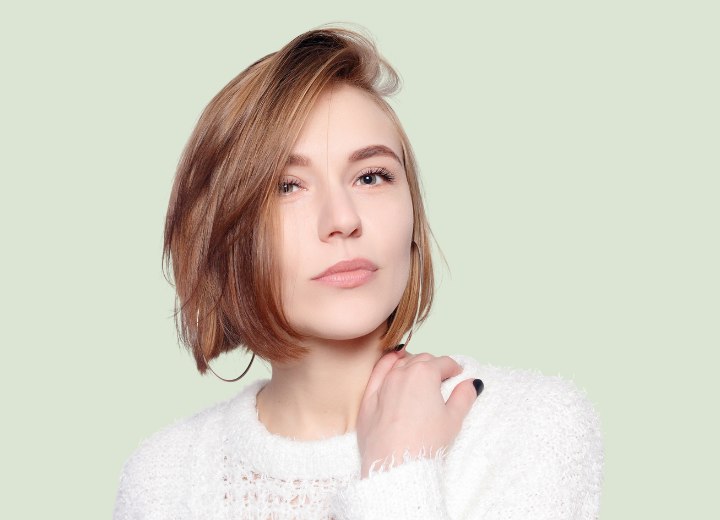 Mujer con cabello en la cara