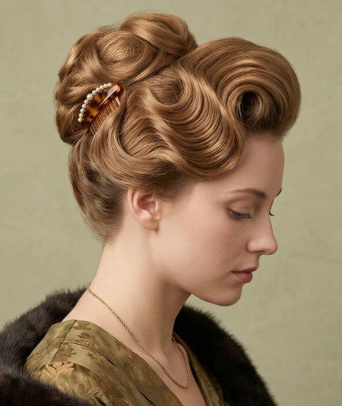 Chignon des ann&eacute;es 1910 avec hauteur et volume