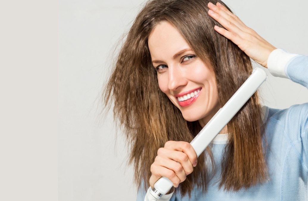 Que faire pour empêcher l’humidité d’affecter mes cheveux lissés quand je transpire