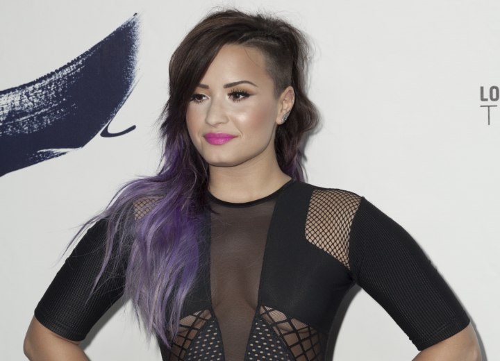 Demi Lovato avec les cheveux rasés