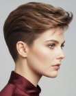 Coupe courte à nuque dégagée