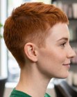 Coupe féminine avec côtés rasés