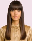 Cheveux longs et frange droite