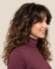 Longues boucles avec frange rideau
