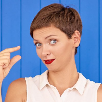 Coiffure courte féminine