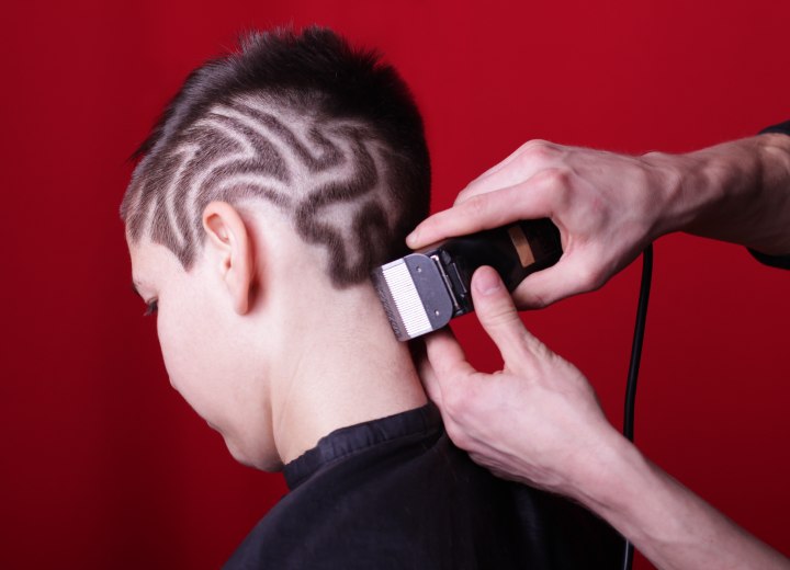 Head shaving for a buzzed pattern