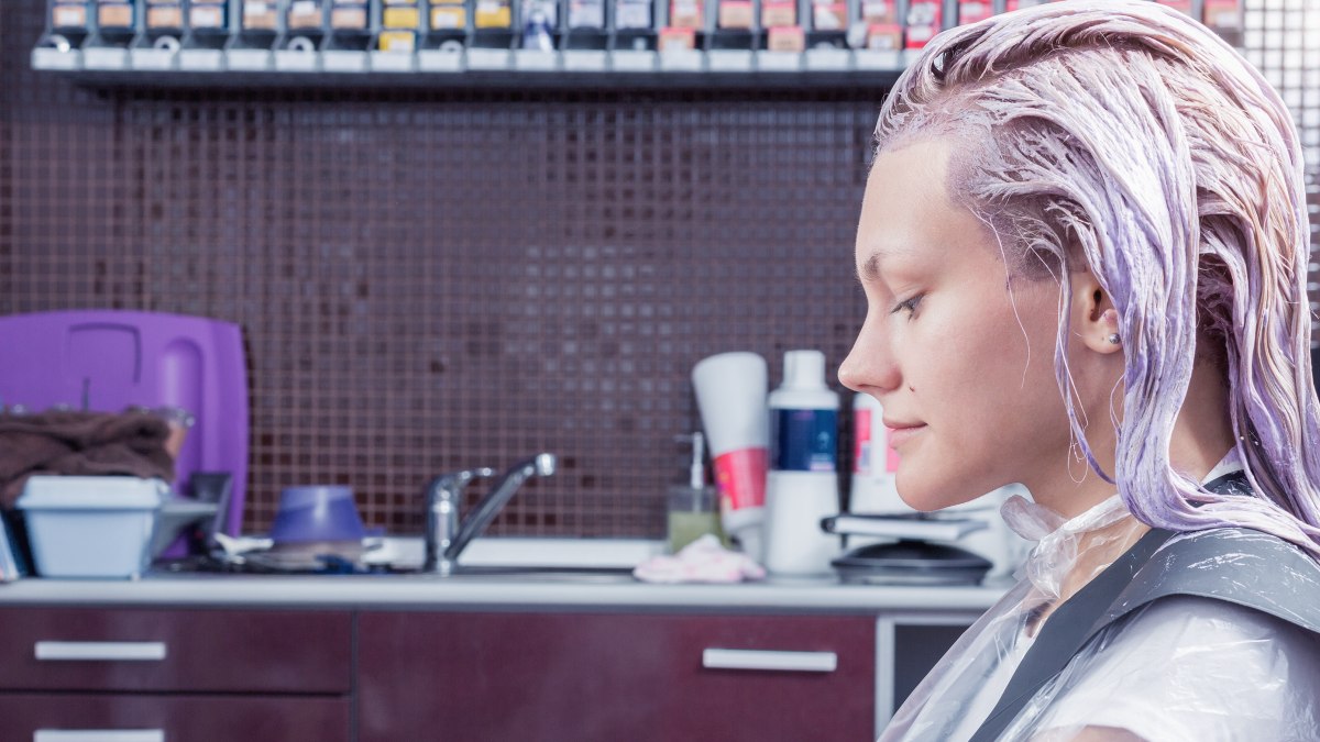Preventing Damage When Dyeing Bleached Hair Blue - wide 7