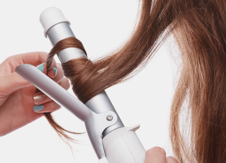 Large barrel curling iron