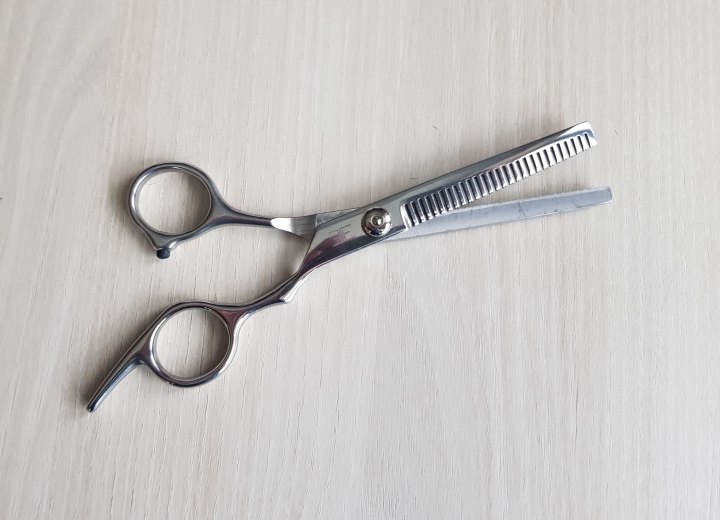 Thinning shears