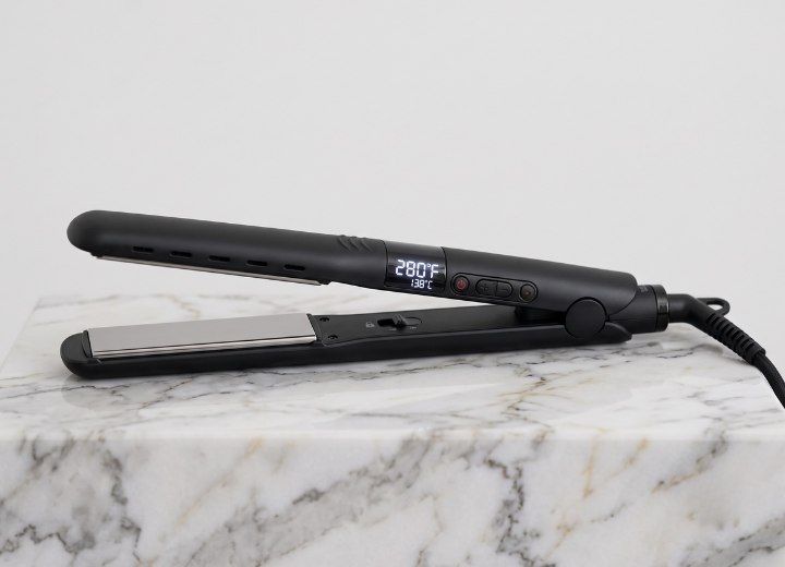 Ceramic flat iron