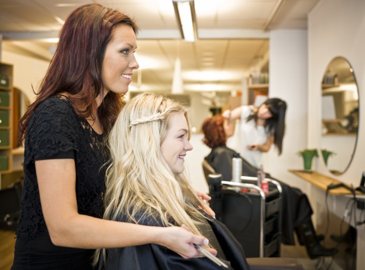 Hairstylist wearing black