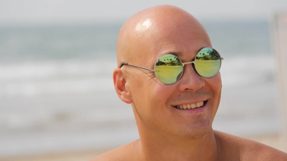 How to make a bald head shine