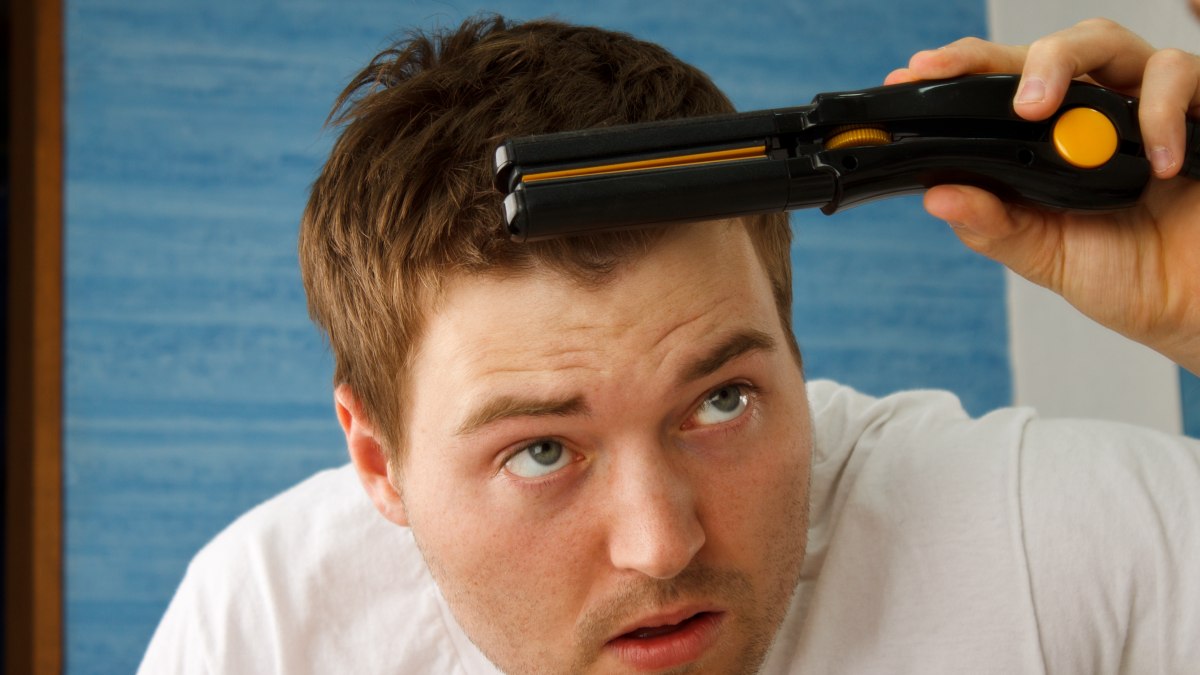 effektiv Højttaler Ægte How to straighten very short men's hair with a flat iron or chemical  straightening