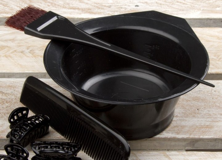 Hair color bowl and brush