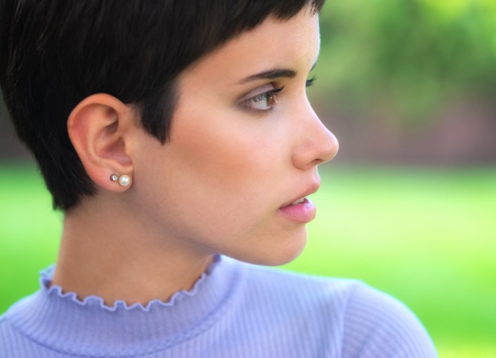 Short haircut for women