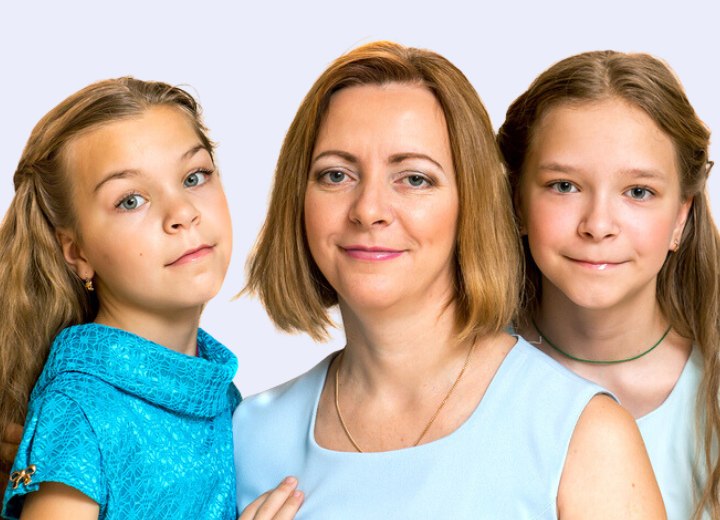 Mother and daughter hair