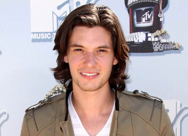 Ben Barnes with long hair