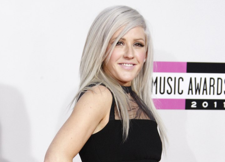Ellie Goulding with gray hair