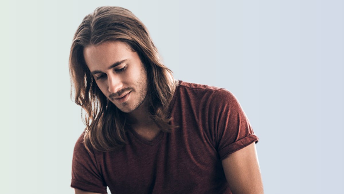 40 Attractive Guys with Long Hair To Copy in 2023