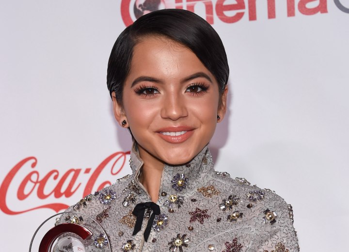 Isabela Moner with short hair