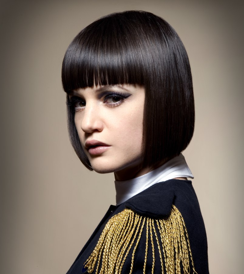 Strong haircuts with inspiration of the 1920s cigarette girls