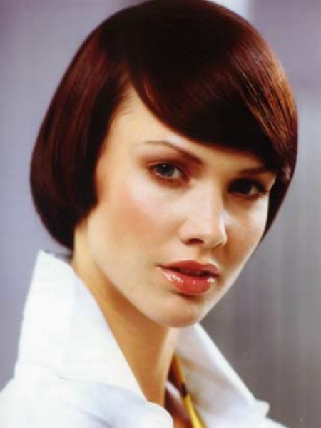 Classy short and sleek hairstyle
