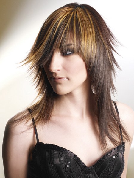 Straight and sleek hair with feathered tips