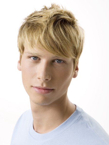 Haircut for a man with short blonde hair