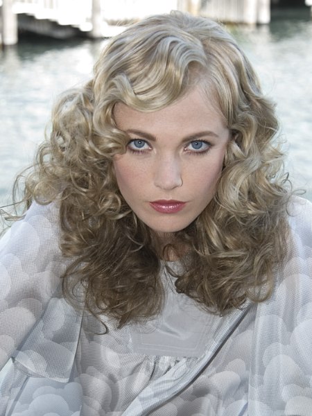 1950s hairstyle with bouffant curls