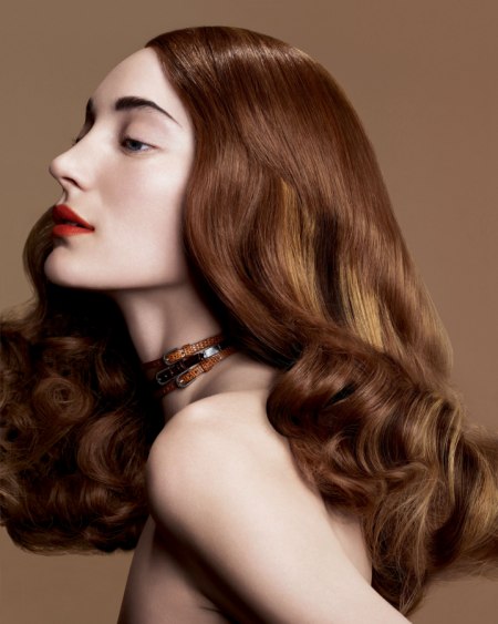 Glamour vintage look with long hair and 3 hair colors