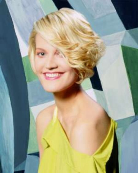 Short hairstyle with volume, created from a stacked bob
