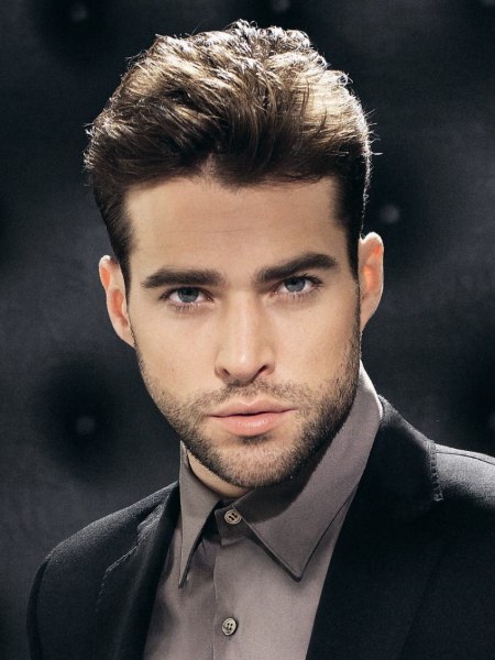 Flexible short cut with slicked-back sides for men