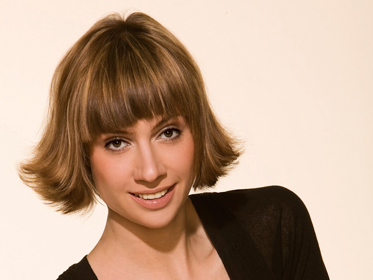 bob haircut up at back
