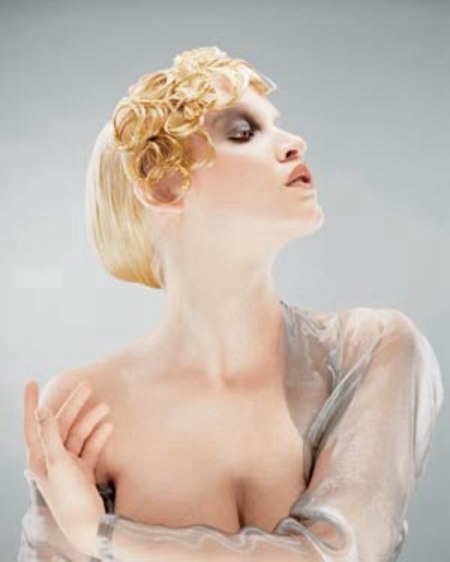 Neo-Grecian hairstyle for a Gloria Swanson look