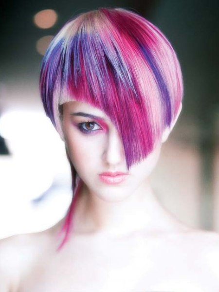 Short hair with special fuchsia and grape color effects
