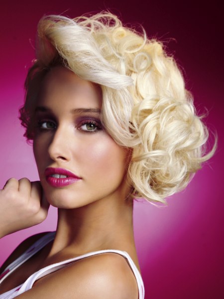 Glamorous short hairstyle with large curls