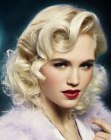 Retro look with curls for medium length hair