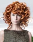 Red hairstyle with naturalness and casualness