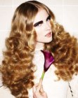 Retro look with ripples for long hair