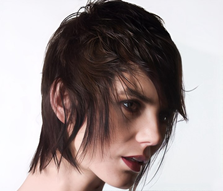 Soft invigorating haircut for short hair