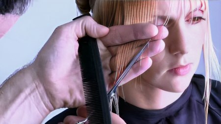 Long graduation cut - Establish the outline of the cut