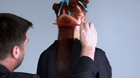 One length long hairstyle - Allow hair to fall in its natural position