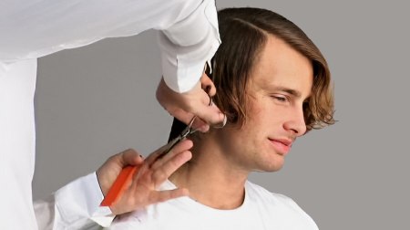 Men's haircut - Cut towards the round of the head