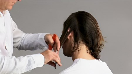 Men's haircut - Cut the second side of the hairstyle