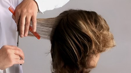 Men's haircut - Work with a vertical section